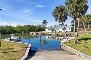 8632 Dunmore Dr, Sarasota, FL 34231 - Photo 42