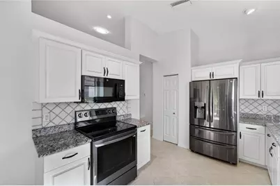 6502 42nd Street E, Sarasota, FL 34243 - Photo 10