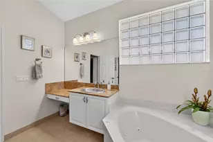 6502 42nd St E, Sarasota, FL 34243 - Photo 18