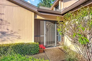 4683 Oak Hollow Dr, Sarasota, FL 34241 - Photo 2