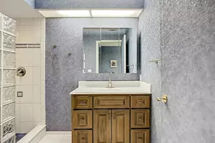 4683 Oak Hollow Dr, Sarasota, FL 34241 - Photo 22