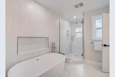 5708 Holmes Boulevard, Holmes Beach, FL 34217 - Photo 24