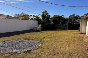 425 Palmetto Dr, Venice, FL 34293 - Photo 26