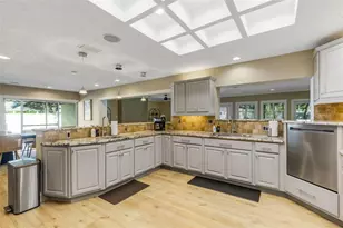 10767 Danielle Dr, Largo, FL 33774 - Photo 12