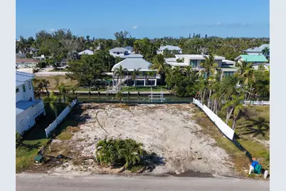 579 Bayview Drive, Longboat Key, FL 34228 - Photo 1