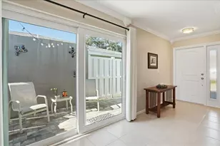 3908 Center Gate Cir, Sarasota, FL 34233 - Photo 20