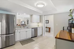 3908 Center Gate Cir, Sarasota, FL 34233 - Photo 14