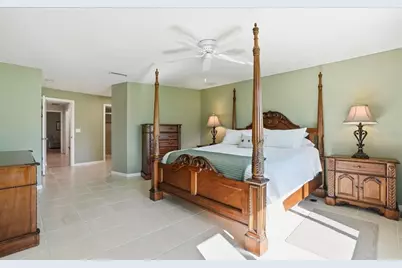 3908 Center Gate Circle #27, Sarasota, FL 34233 - Photo 22