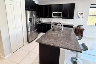 3105 Trustee Ave, Sarasota, FL 34243 - Photo 4