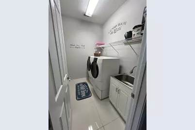 3105 Trustee Avenue, Sarasota, FL 34243 - Photo 20