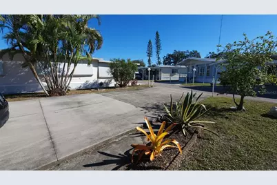 3275 26th Avenue E #165, Bradenton, FL 34208 - Photo 2