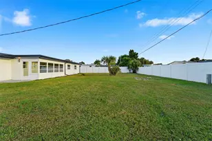 121 Sandhurst Dr, Venice, FL 34293 - Photo 24