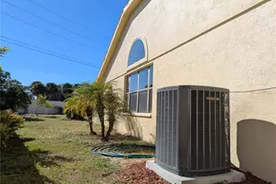 8432 Palm Lakes Ct, Sarasota, FL 34243 - Photo 22