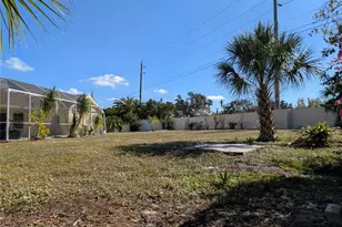8432 Palm Lakes Ct, Sarasota, FL 34243 - Photo 26