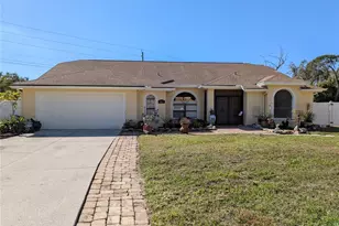 8432 Palm Lakes Ct, Sarasota, FL 34243 - Photo 2