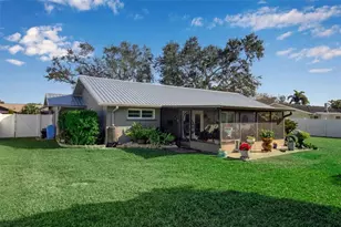 1014 63rd St W, Bradenton, FL 34209 - Photo 8