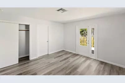 6226 Camphor Avenue, Sarasota, FL 34231 - Photo 12