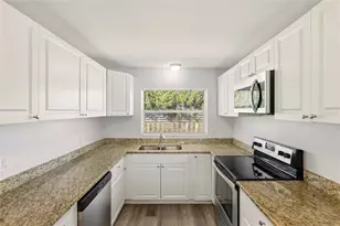 6226 Camphor Ave, Sarasota, FL 34231 - Photo 10