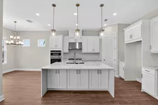 7653 Moonbeam Ave, Sarasota, FL 34241 - Photo 2