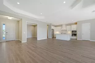 21297 Holmes Cir, Venice, FL 34293 - Photo 10