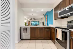 5797 Avista Dr, Sarasota, FL 34243 - Photo 24