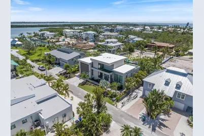 590 De Narvaez Drive, Longboat Key, FL 34228 - Photo 4