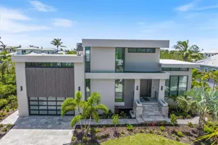 590 De Narvaez Dr, Longboat Key, FL 34228 - Photo 2