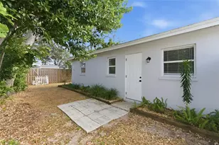 2227 Montclair Dr, Sarasota, FL 34231 - Photo 36