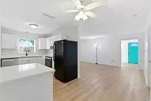 2227 Montclair Dr, Sarasota, FL 34231 - Photo 6