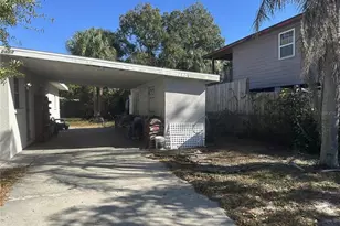 2827 22nd St W, Bradenton, FL 34205 - Photo 2