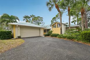 227 Southampton Dr, Venice, FL 34293 - Photo 1