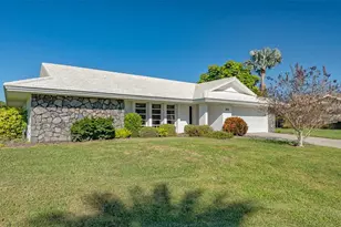 475 Picasso Dr, Nokomis, FL 34275 - Photo 2