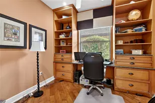 3710 80th Dr E, Sarasota, FL 34243 - Photo 12