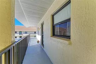 525 Barcelona Ave, Venice, FL 34285 - Photo 4