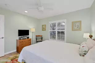 4021 Oakhurst Dr, Sarasota, FL 34233 - Photo 24