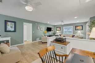 4021 Oakhurst Dr, Sarasota, FL 34233 - Photo 10