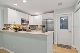 4021 Oakhurst Dr, Sarasota, FL 34233 - Photo 12