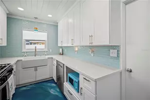 208 84th St, Holmes Beach, FL 34217 - Photo 8