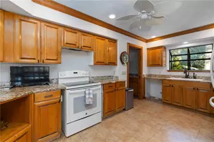 5381 Palos Verdes Dr, Sarasota, FL 34231 - Photo 8