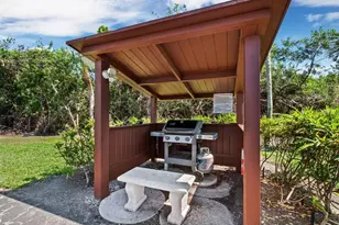 554 Sutton Pl, Longboat Key, FL 34228 - Photo 24