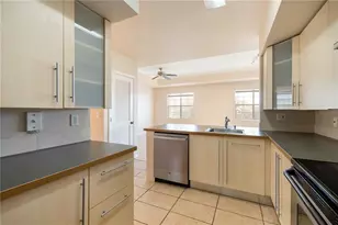 1030 Villagio Cir, Sarasota, FL 34237 - Photo 14