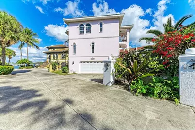 282 Santa Maria Street, Venice, FL 34285 - Photo 2