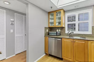 1001 Benjamin Franklin Dr, Sarasota, FL 34236 - Photo 16
