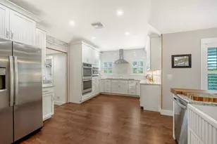 3606 Palonia Ct, Sarasota, FL 34239 - Photo 4