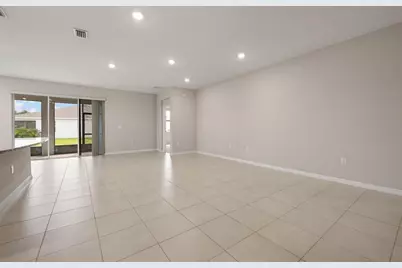 431 158th Street E, Bradenton, FL 34212 - Photo 8