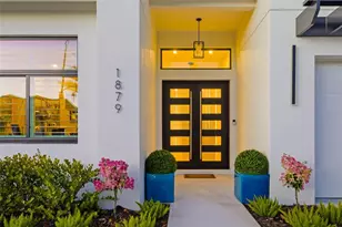 1879 Hibiscus St, Sarasota, FL 34239 - Photo 4