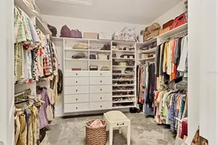 2414 Vaccaro Dr, Sarasota, FL 34231 - Photo 16