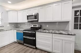 2401 10th St W, Palmetto, FL 34221 - Photo 2