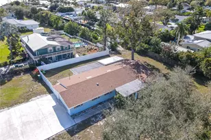 2401 10th St W, Palmetto, FL 34221 - Photo 10