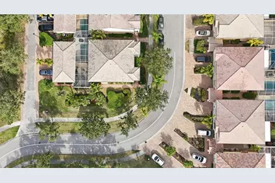 7681 Bergamo Avenue, Sarasota, FL 34238 - Photo 38